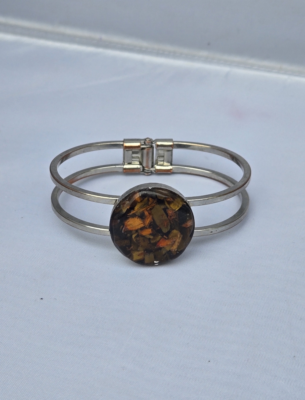 Tigers eye and tiger lily resin clamper bracelet silver tone